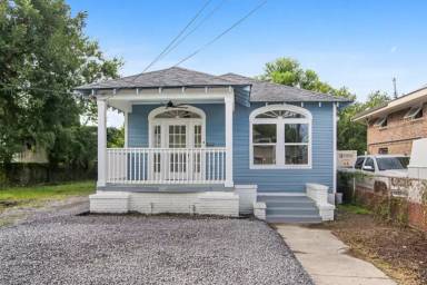 Main picture of 4924 Clara St