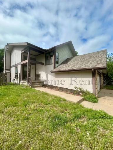 Main picture of 8733 E Boston St