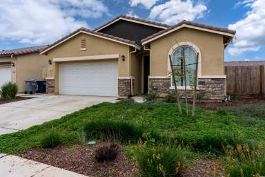 Main picture of 814 Courtney Ct