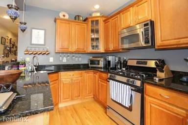 Main picture of 481 Market St