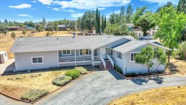 Main picture of 21179 Hemlock St