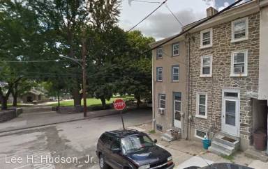 Main picture of 148 Roxborough Ave
