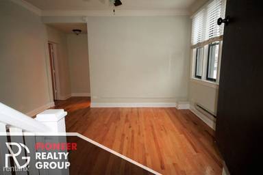 Main picture of 4737 N Hermitage Ave