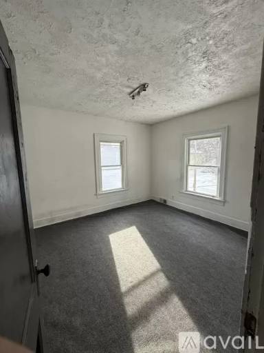 Main picture of 82 Rowland Ave