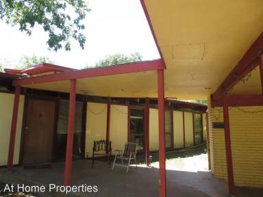 Main picture of 1106 Langford St