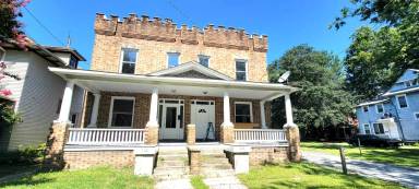 Main picture of 802 N Division St