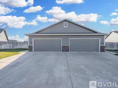 Main picture of 1346 N Azena St