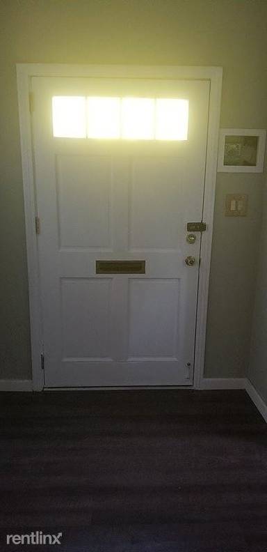 Main picture of 501 Grove Pl
