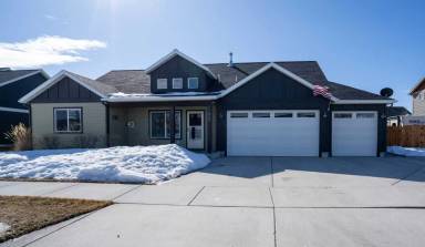 Main picture of 623 Stewart Loop