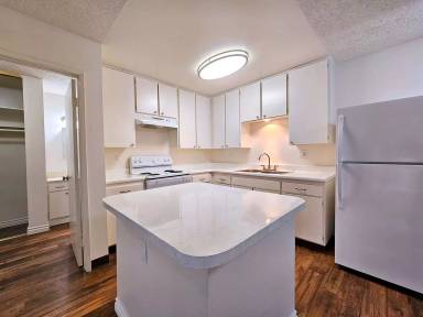 Main picture of 245 Ballantyne St