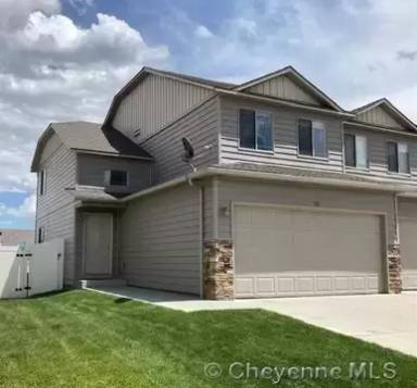 Main picture of 81 25th St