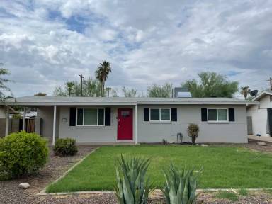 Main picture of 1369 W 14th St