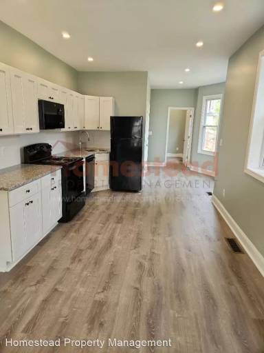 Main picture of 144 Lexington Ave