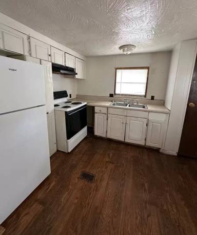 Main picture of 540 Coconut Ct