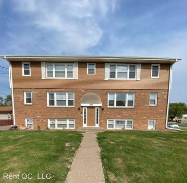 Main picture of 2705 N Lincoln Ave