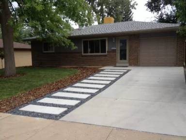 Main picture of 350 S 43rd St