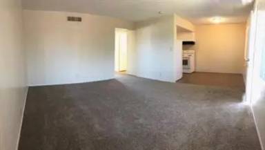 Main picture of 722 N Royal Crest Cir