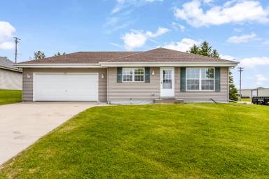 Main picture of 1442 Oriole Dr