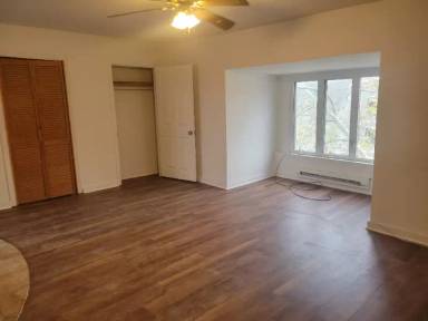Main picture of 1527 W Girard Ave