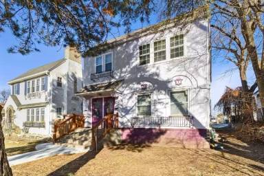 Main picture of 3925 Cedar Ave S
