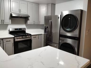 Main picture of 729 E Grand Ave