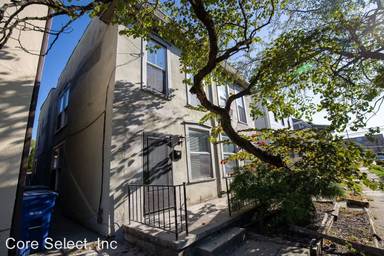 Main picture of 194 W 3rd Ave