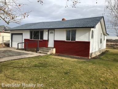 Main picture of 405 S Cedar Ave