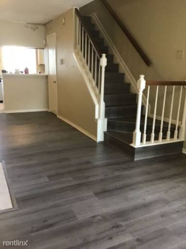 Main picture of 2808 Grants Lake Blvd