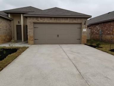 Main picture of 2607 Pahmeyer Rd