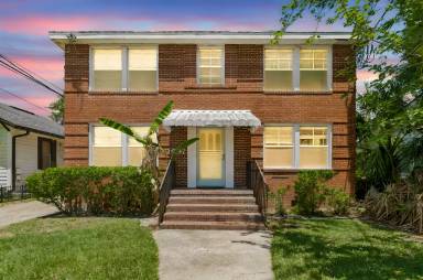 Main picture of 1037 Riviera St