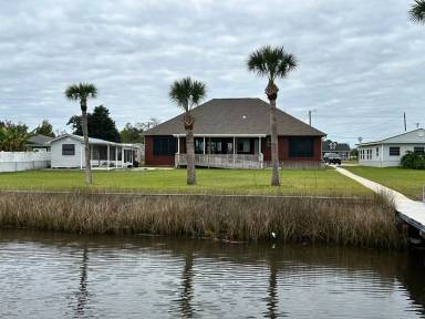 Main picture of 7134 Bay Crest Rd