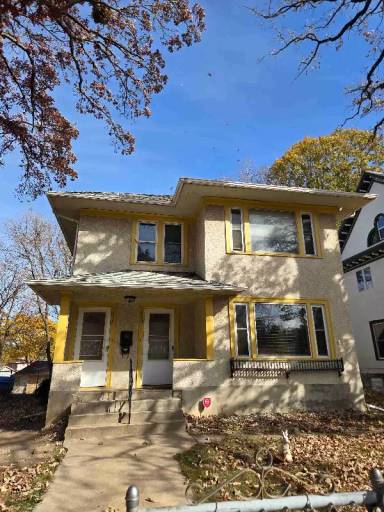 Main picture of 716 Elwood Ave N