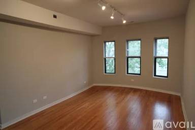 Main picture of 2325 W Arthur Ave