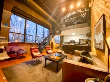 Main picture of 413 N Carpenter St