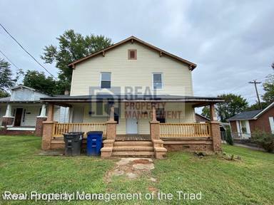 Main picture of 1617 E 1st St