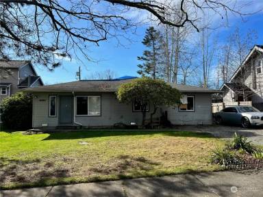 Main picture of 2431 Toledo St