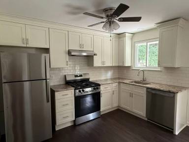 Main picture of 581 Hemingway Dr