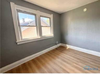 Main picture of 949 Forsythe St