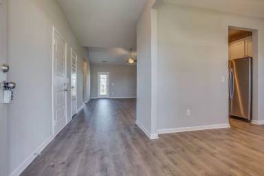 Main picture of 737 W Coker Way