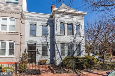 Main picture of 1414 E St SE