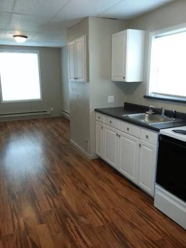 Main picture of 209 Saint Paul Ave S