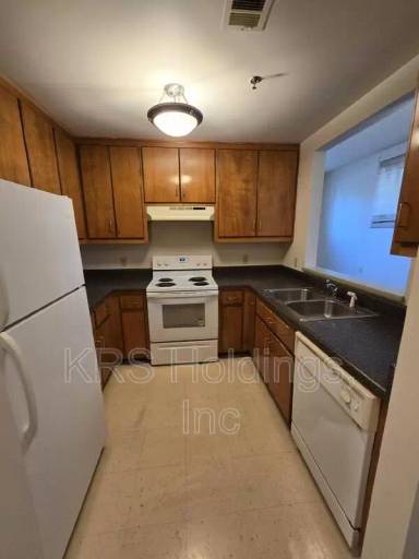 Main picture of 633 W Washington St