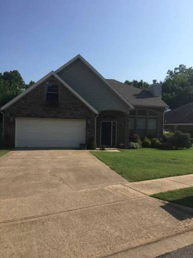 Main picture of 1040 E Broadview Dr