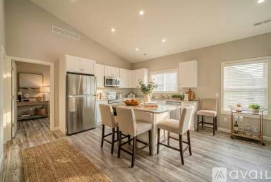 Main picture of 179 Lakeshore Ct