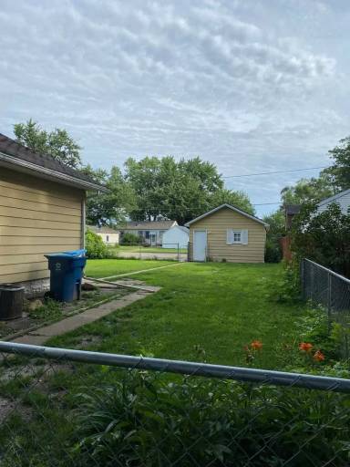 Main picture of 1659 Forest Ave