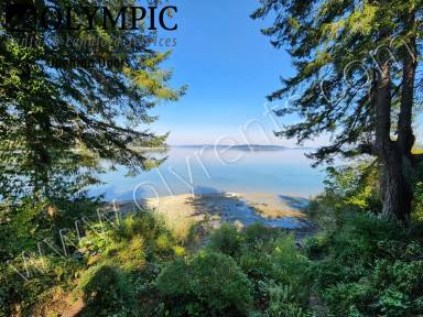 Main picture of 7410 Sandy Point Beach Rd NE