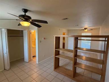 Main picture of 4701 Red River St