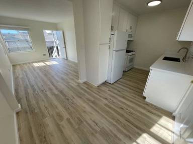 Main picture of 4757 Narragansett Ave