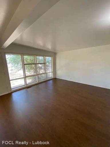 Main picture of 2320 48th St