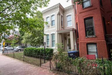 Main picture of 500 Constitution Ave NE